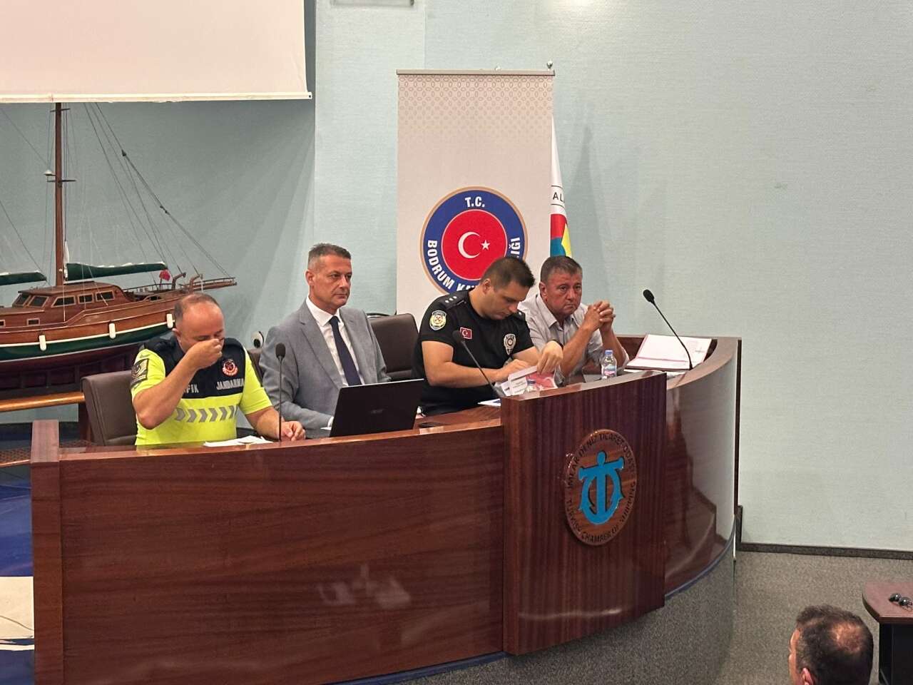 Bodrum’da Öğrencilerin Güvenli Ulaşımı İçin Servis Şoförleriyle Toplantı Yapıldı 3